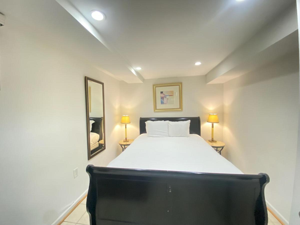 Comfy Basement Home 2 Bdrm1Den 3Queen Beds Washington Bagian luar foto