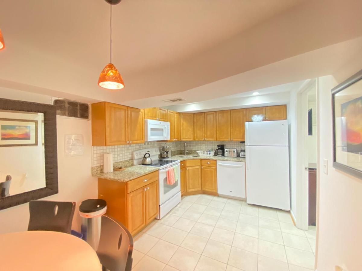 Comfy Basement Home 2 Bdrm1Den 3Queen Beds Washington Bagian luar foto
