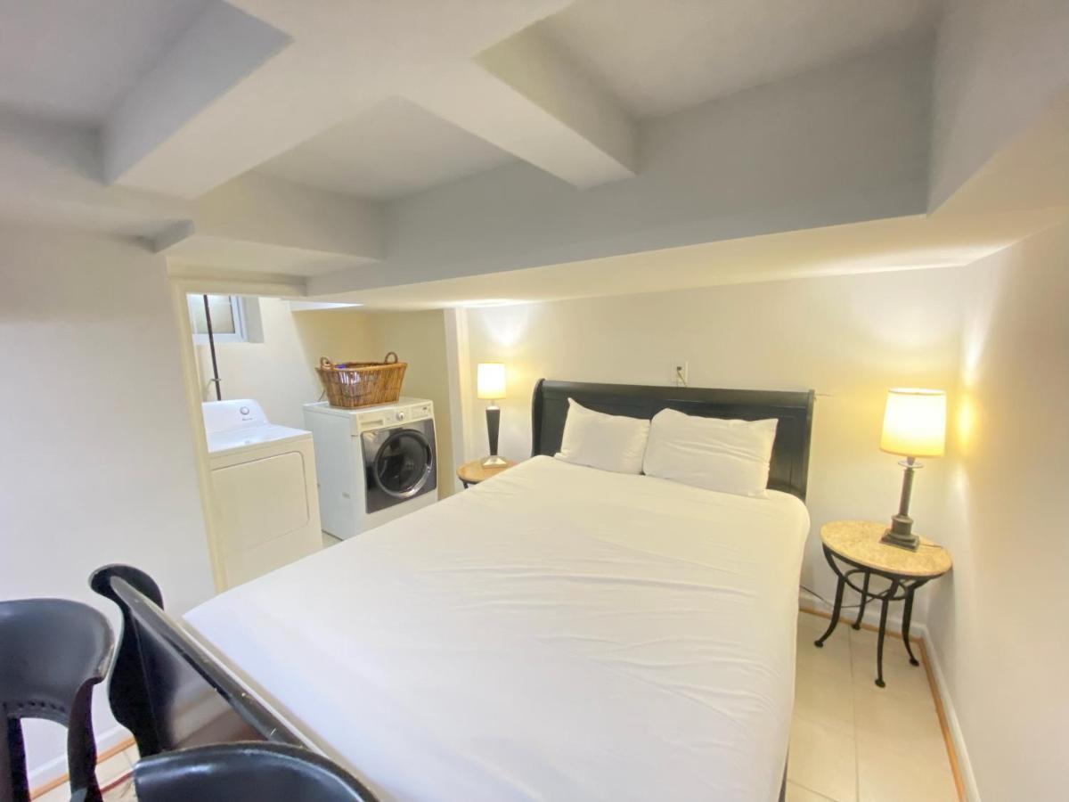 Comfy Basement Home 2 Bdrm1Den 3Queen Beds Washington Bagian luar foto