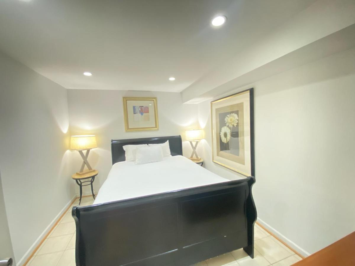 Comfy Basement Home 2 Bdrm1Den 3Queen Beds Washington Bagian luar foto