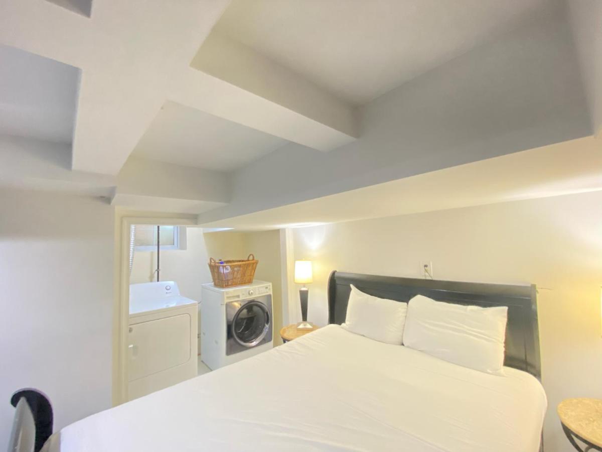Comfy Basement Home 2 Bdrm1Den 3Queen Beds Washington Bagian luar foto